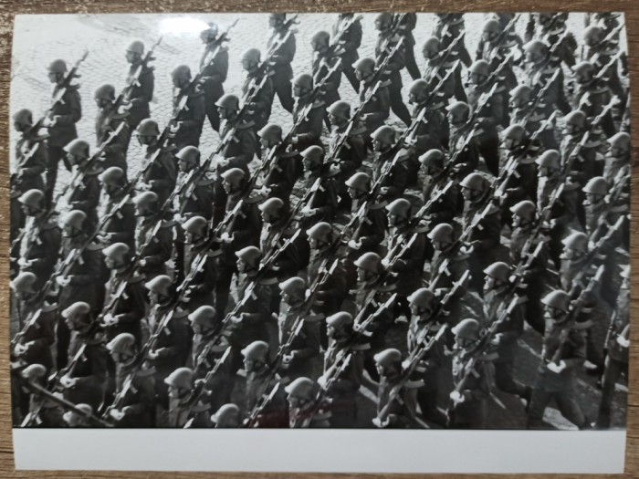 Parada 23 august 1984// fotografie