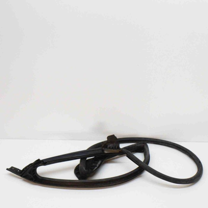 Garnitura ușă dreapta spate TESLA MODEL S 2014 OEM: TMSP-Z05