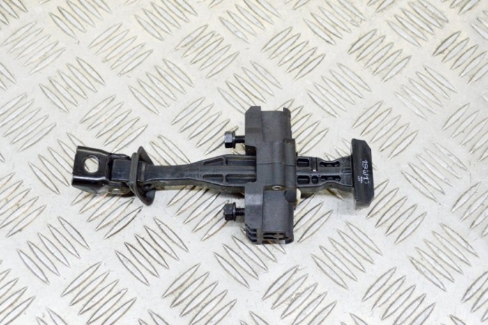 Limitator ușă dreapta spate BMW 3 G20, G28 2020 OEM: 7432206 | 13576537