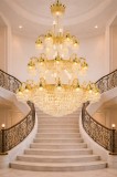 Candelabru din cristal auriu, 61xE14, &Oslash;150 cm, &icirc;naltime 200 cm, reglabil