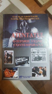 G: Naghi și M. F. Șucată, Atentatul, O istorie veșnic contemporană, 2003 002 foto