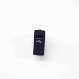 Port USB AUX BMW i3 I01 (2013-2022) OEM 6820397 - Original, Garantie