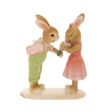 Cumpara ieftin Figurina Cuplu iepurasi cu flori 11 cm x 5 cm x 14 cm