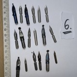Cumpara ieftin LOT PENITE PENTRU TOC SCRIS , PT .GRAGICA , TUS , CALIGRAFIE , DESEN