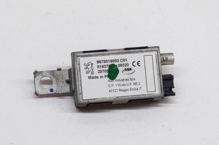Amplificator de antena PEUGEOT 2008 II 2021 OEM: 9878016880 21440356