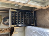 Comoda Roccoco Baroc t&acirc;rziu, copie sec XX, foita aur, placa de marmură și furnituri impecabile