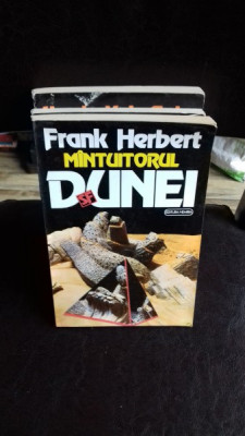 MANTUITORUL DUNEI - FRANK HERBERT foto