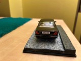 Masinuta vintage Jaguar XJ8