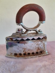 Fier de calcat de colectie foto