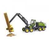 Cumpara ieftin BRUDER - TRACTOR FORESTIER JOHN DEERE 1270G CU UN BUSTEAN