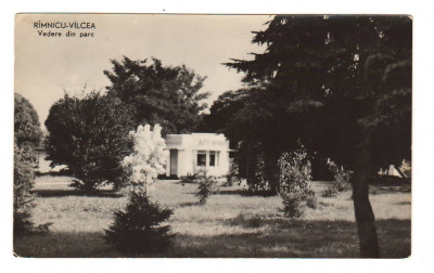 CPIB 19519 CARTE POSTALA - RAMNICU VALCEA. VEDERE DIN PARC, RPR foto