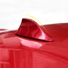 Antena auto activa AM &ndash; FM tip &ldquo;SHARK TAIL&rdquo; culoare ROSU