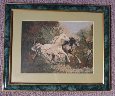 Goblen vintage, Mustangs, lucrat manual anii 90, inramat, 20x28 cm