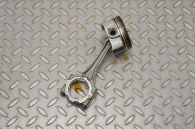 Piston TOYOTA COROLLA Hatchback _E21_ 2021 OEM: 010833 20211038 foto