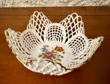 COSULET DIN PORTELAN FIN- MARCAJ IRIS PORZELLAN ORIGINAL HANDARBEIT D13CM