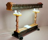 Lampa vintage UNICAT cu tub de neon, realizata artizanal din lemn sculptat, functionala, Lampi