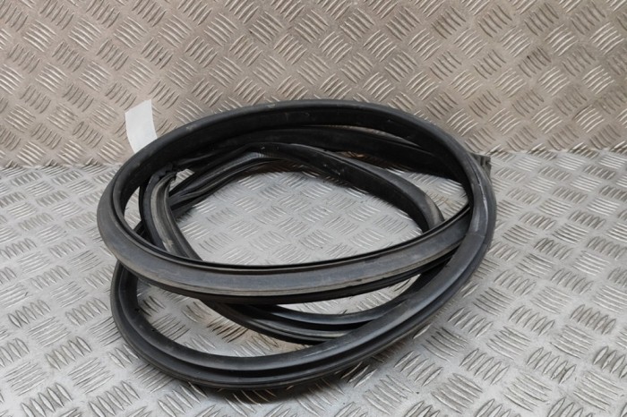 Garnitura ușă dreapta față BMW 4 Coupe F32, F82 2015 OEM: 7279741 | 30422833