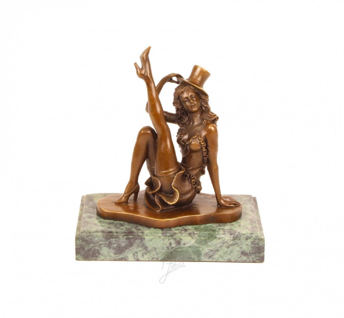 Dansatoare de cabaret-statueta din bronz pe un soclu din marmura KF-74