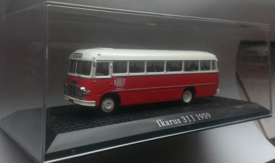 Macheta Ikarus 311 1959 - Atlas Autobuze de Legenda 1/72 foto