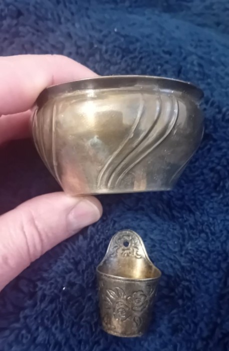 Doua recipiente argintate