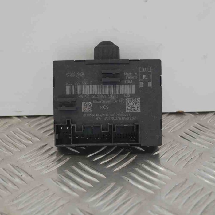 Modul de control ușă st&acirc;nga spate AUDI A3 8V1, 8VK 2016 OEM: 5Q0959595E5Q0959595B 2400406