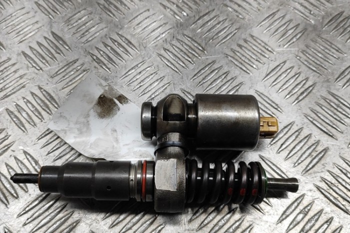 Injector de combustibil LAND ROVER DEFENDER L315 2005 OEM: BEBE2A01001,MSC000030 28258917