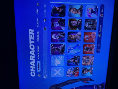 Cont fortnite 78 de skinuri,1450 vbucks in cont discord cifchif foto