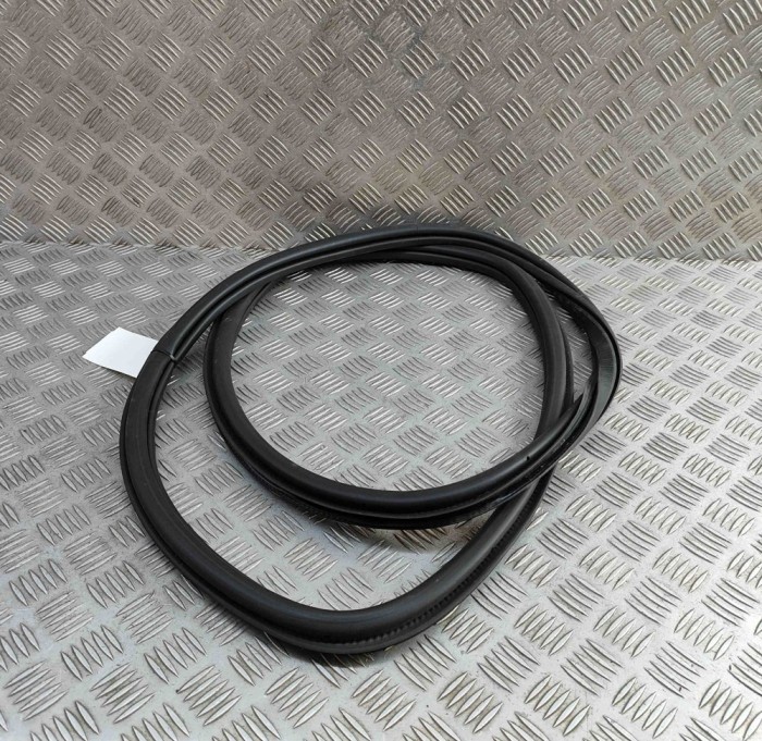 Garnitura ușă dreapta spate SKODA SCALA 2020 OEM: 657867368