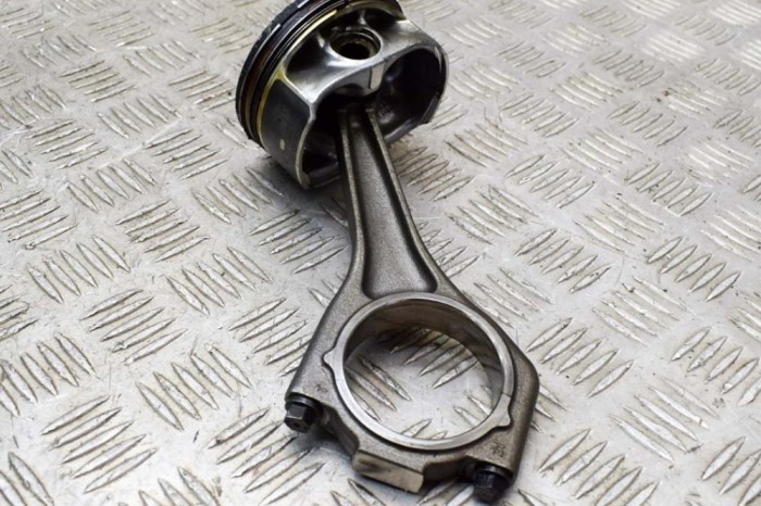 Piston JAGUAR XF X250 2015 20945335