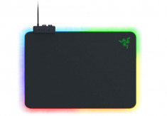 Mousepad gaming Razer Firefly V2, iluminare RGB - SECOND foto