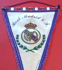 Fanion fotbal - REAL MADRID CF (Spania) dimensiuni mari 44X24 cm