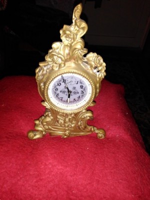 ceas bronz de masa foto