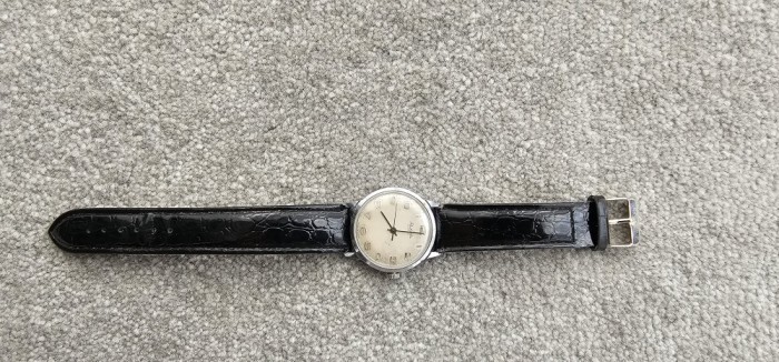 CEAS RAKETA 21 DE RUBINE , MADE IN USSR , FUNCTIONEAZA PERFECT .