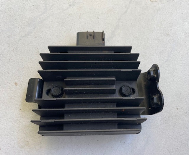 Releu incarcare SH838AA Kawasaki Z800 Z1000 KLE650 Vulcan S 650