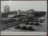 Tancuri la defilarea din 23 august 1984// fotografie, Romania 1900 - 1950, Portrete