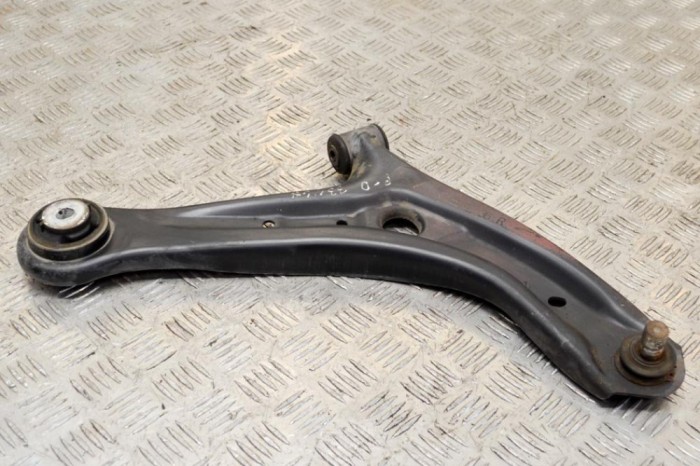 Braț inferior dreapta față FORD FIESTA VI 2016 OEM: E36R 13870289