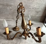 Superb candelabru antic din bronz masiv &icirc;n stilul francez Louis ,piesa cu o lucrătură de o foarte mare finețe