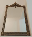 Superbă oglinda veche cu rama din bronz masiv ,piesa cu o lucrătură de o foarte mare finețe
