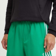 adidas Originals pantaloni scurti Adicolor barbati, culoarea verde, IZ2448