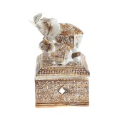 Statueta decorativa elefant pe soclu oriental, alb cu auriu