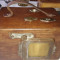 Ceas cronometru vechi din bronz si cutie de lemn