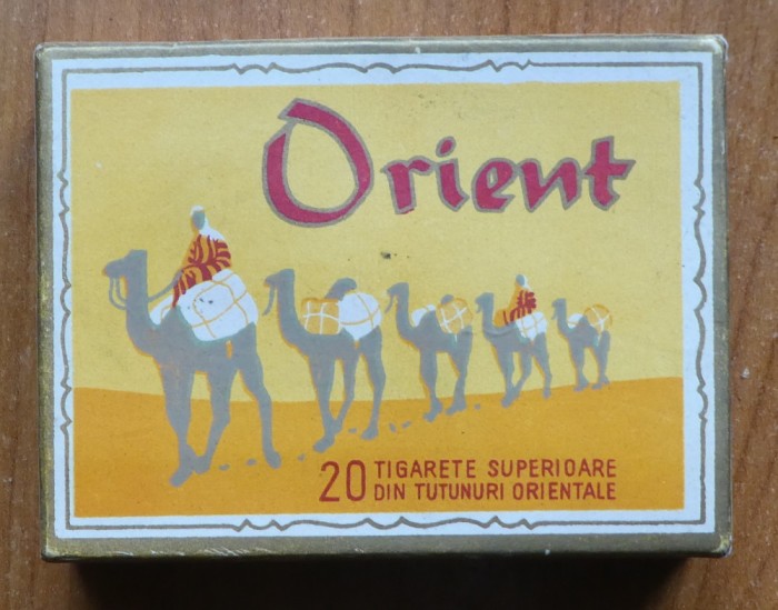 Cutie din 1954 pentru 20 tigarete superioare din tutunuri marca Orient
