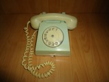 Telefon romanesc cu disc RS-72492, model EM-72, stare buna, anii 80.