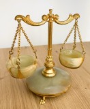 Cantar / Balanta - decorativă / de colectie - alabastru