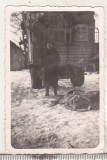 Bnk foto Barbat langa camion - 1937, Alb-Negru, Romania 1900 - 1950, Transporturi