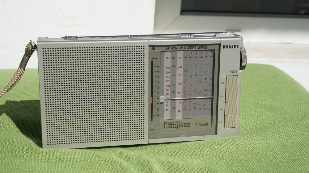 Radio receptor portabil Philips Compas D2825 world radio | arhiva Okazii.ro
