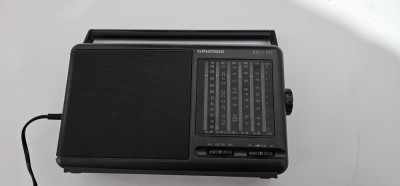 RADIO GRUNDIG MUSIC BOY 175 , FUNCTIONEAZA DOAR PE FM . foto