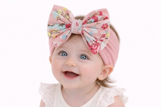 Bentita roz banan lata cu fundita inflorata