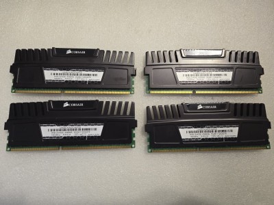 Kit memorie RAM Corsair VENGEANCE 8GB (2x4GB) DDR3 1600MHz CMZ8GX3M2A1600C9 foto