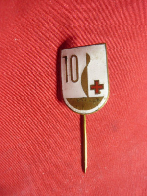 Insigna 10 Ani Crucea Rosie si Farmacie , metal si email , h=1,8cm foto